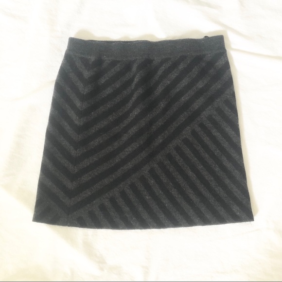 Cynthia Rowley Dresses & Skirts - 🌺 4/$20 Cynthia Rowley Wool Chevron Stretch Skirt Cynthia Rowley Dresses & Skirts - 🌺 4/$20 Cynthia Rowley Wool Chevron Stretch Skirt